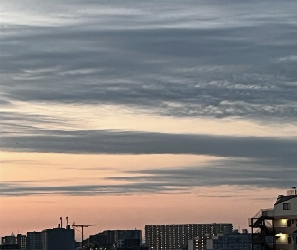 朝の空