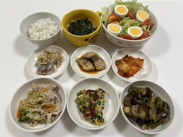 小皿に盛った料理