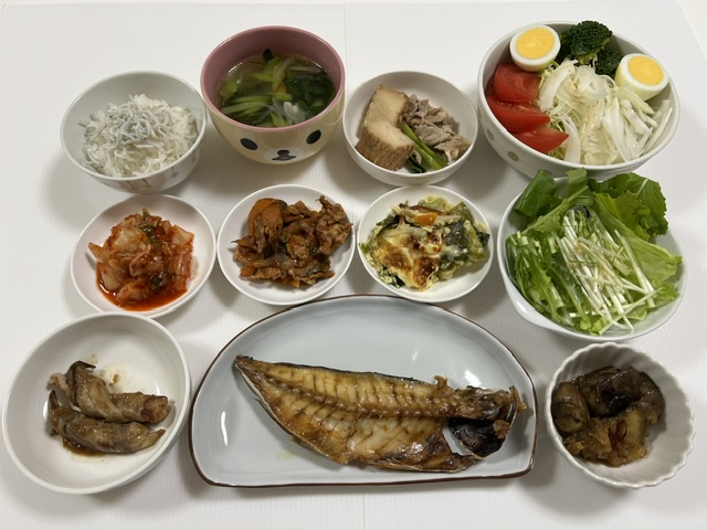 小皿に盛った料理