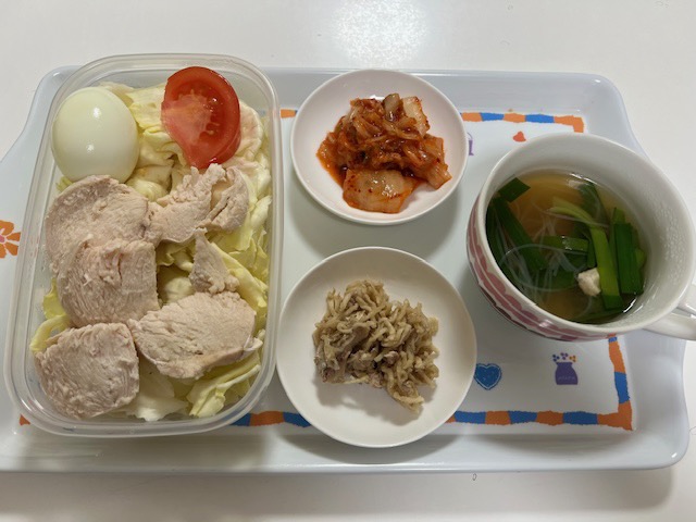 小皿に盛った料理