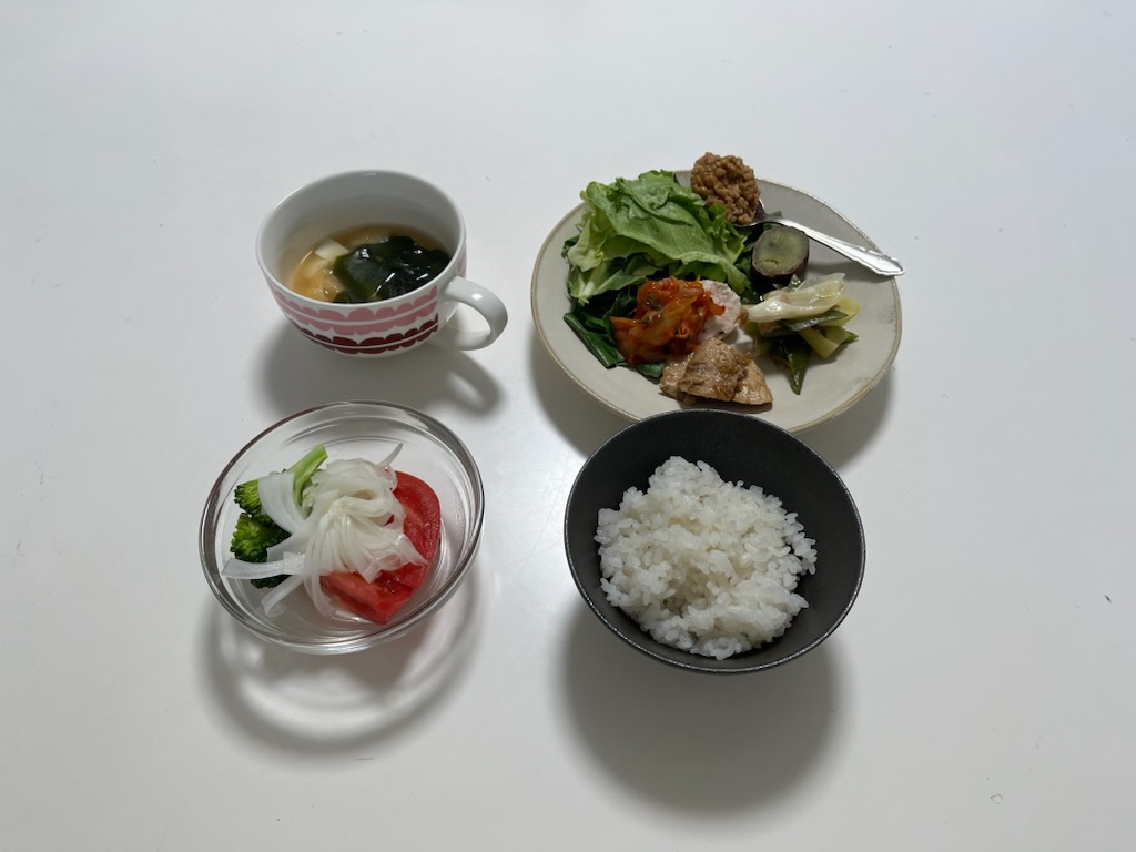 小皿に盛った料理
