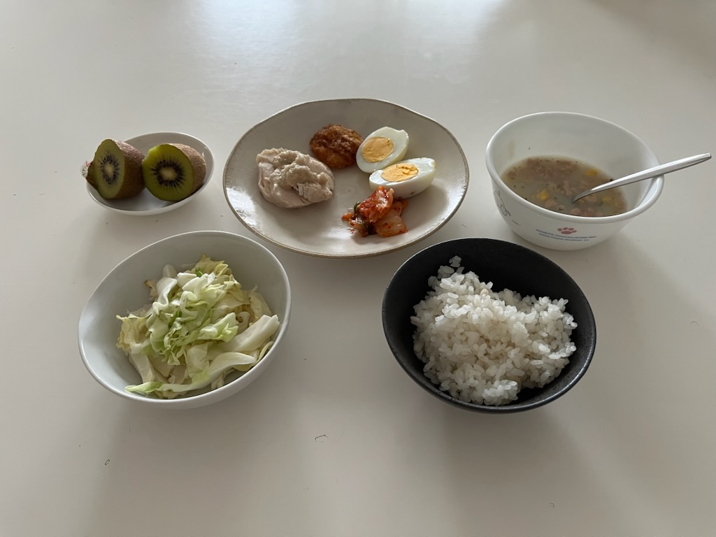 小皿に盛った料理