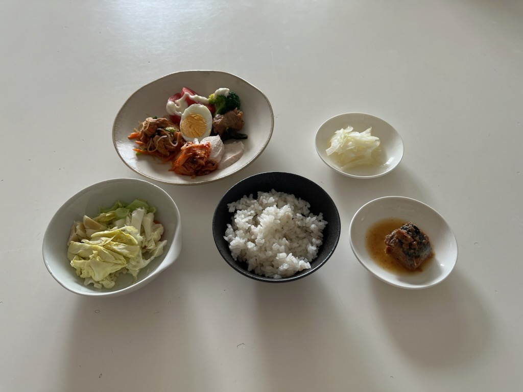 小皿に盛った料理