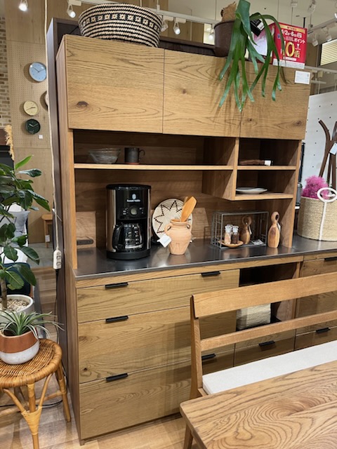 家具屋さんで見たキッチンボード