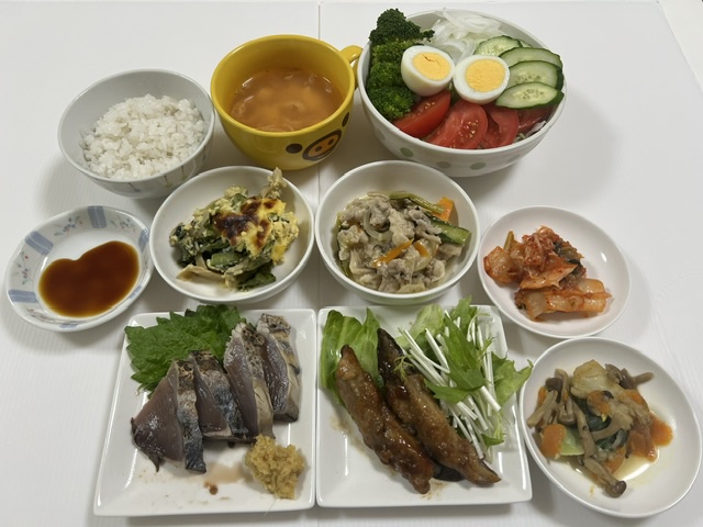 小皿に盛った料理