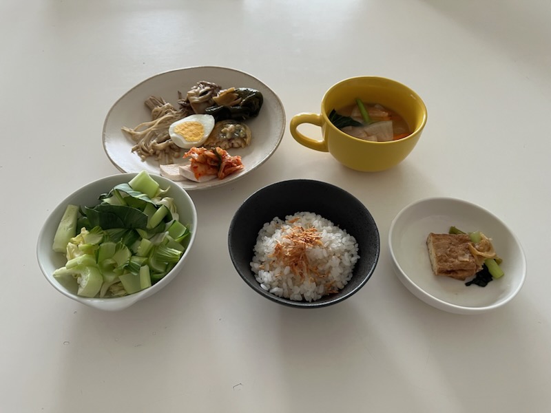 小皿に盛った料理