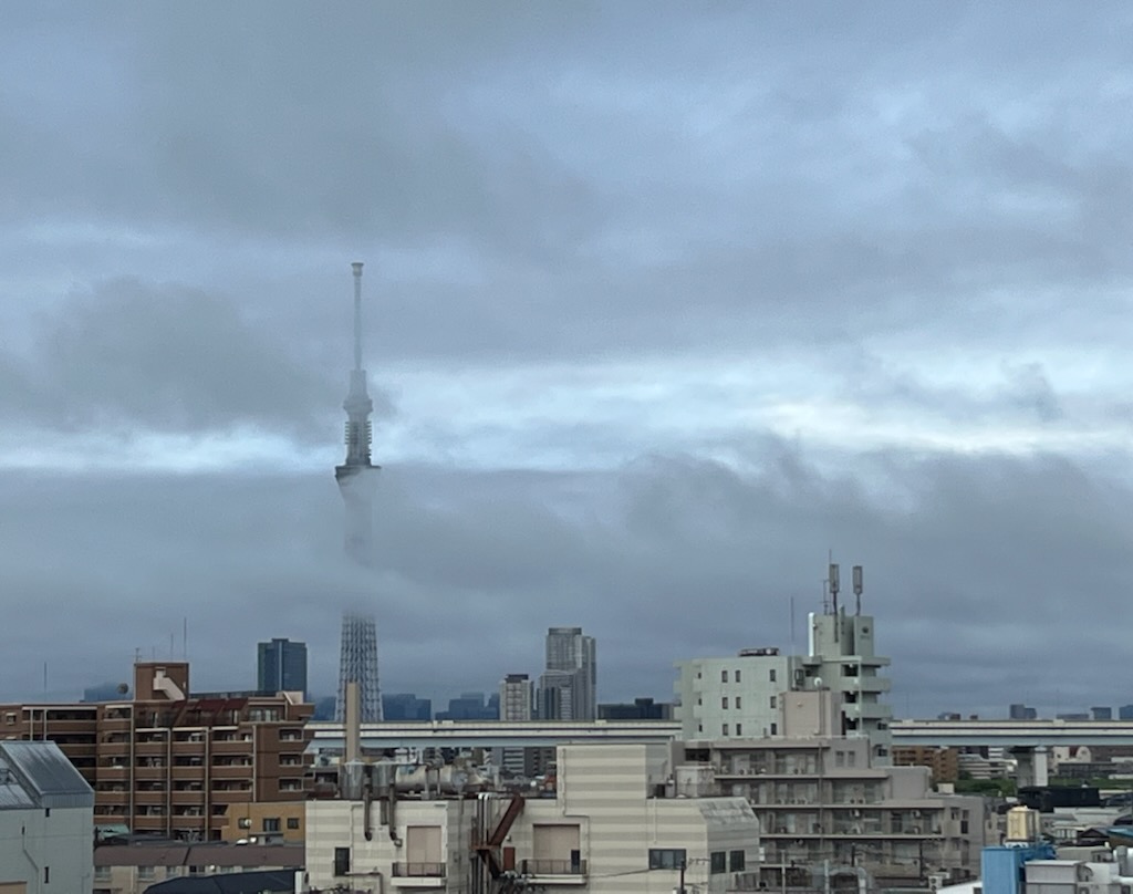 朝のスカイツリー
