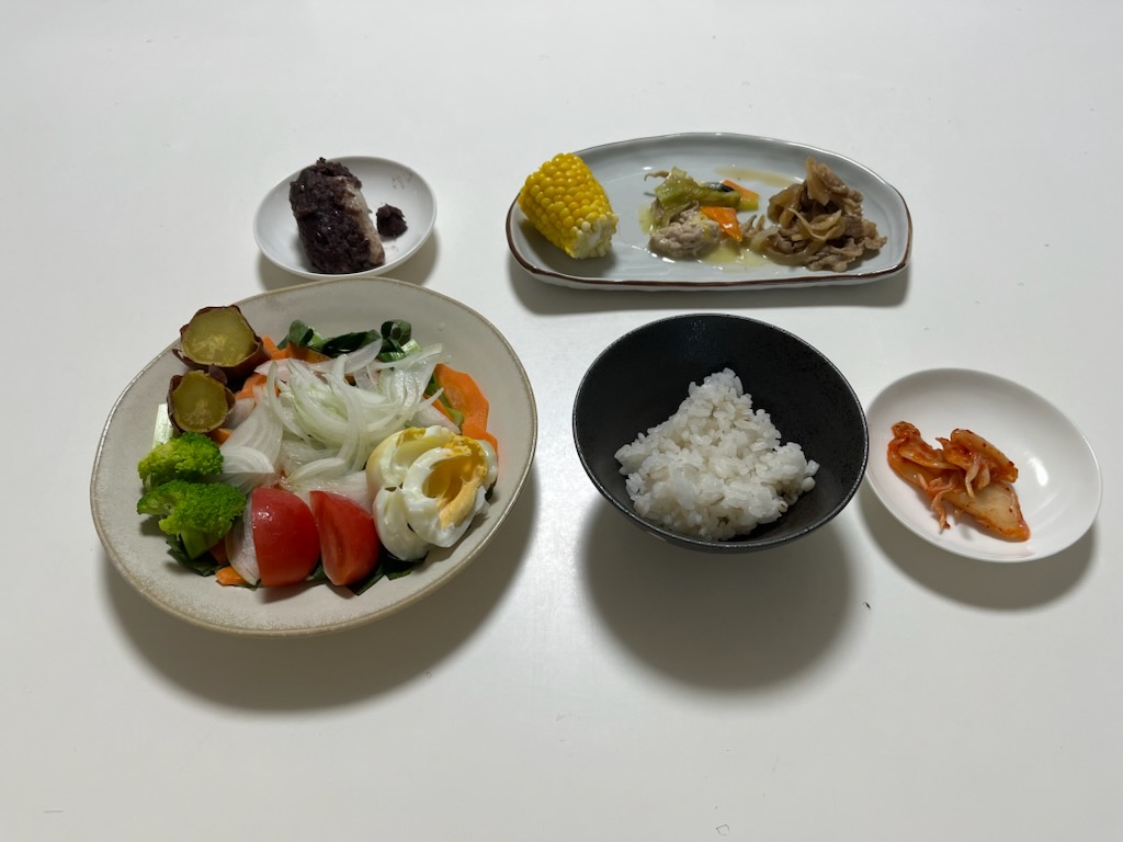 小皿に盛った料理