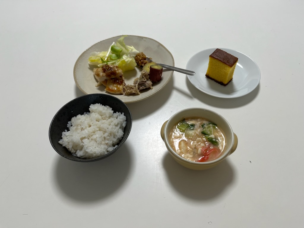 小皿に盛った料理