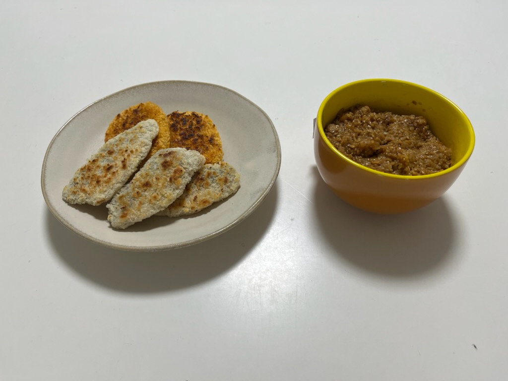 冷凍コロッケとアジフライの揚げ焼、納豆麹