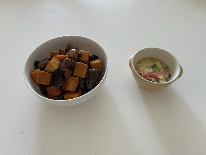なすと厚揚げの炒め物、生姜かに豆腐
