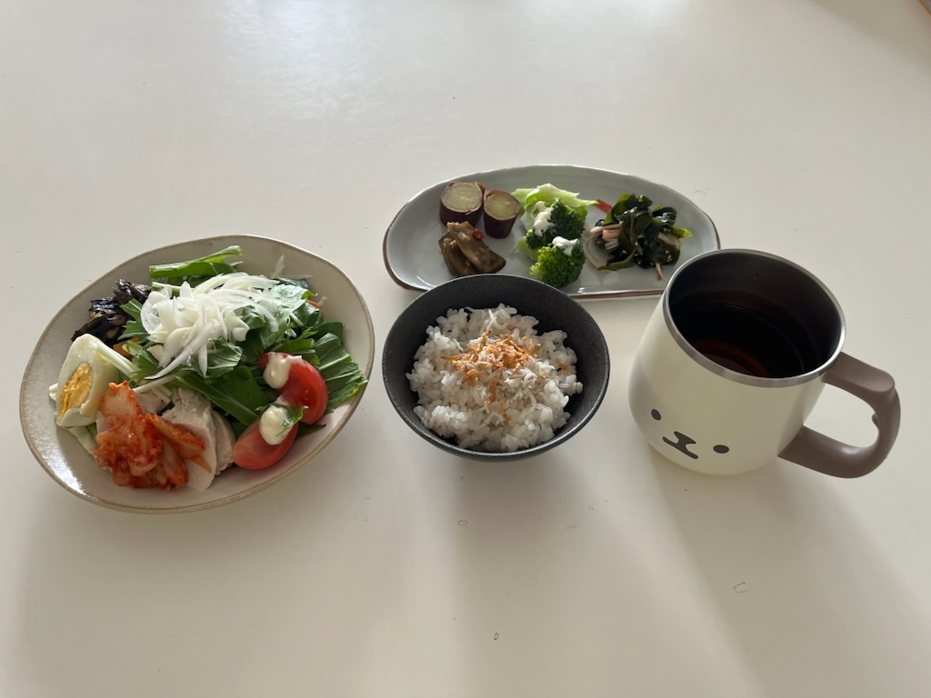 小皿に盛った料理