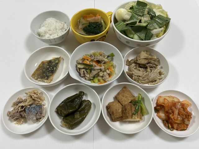 小皿に盛った料理