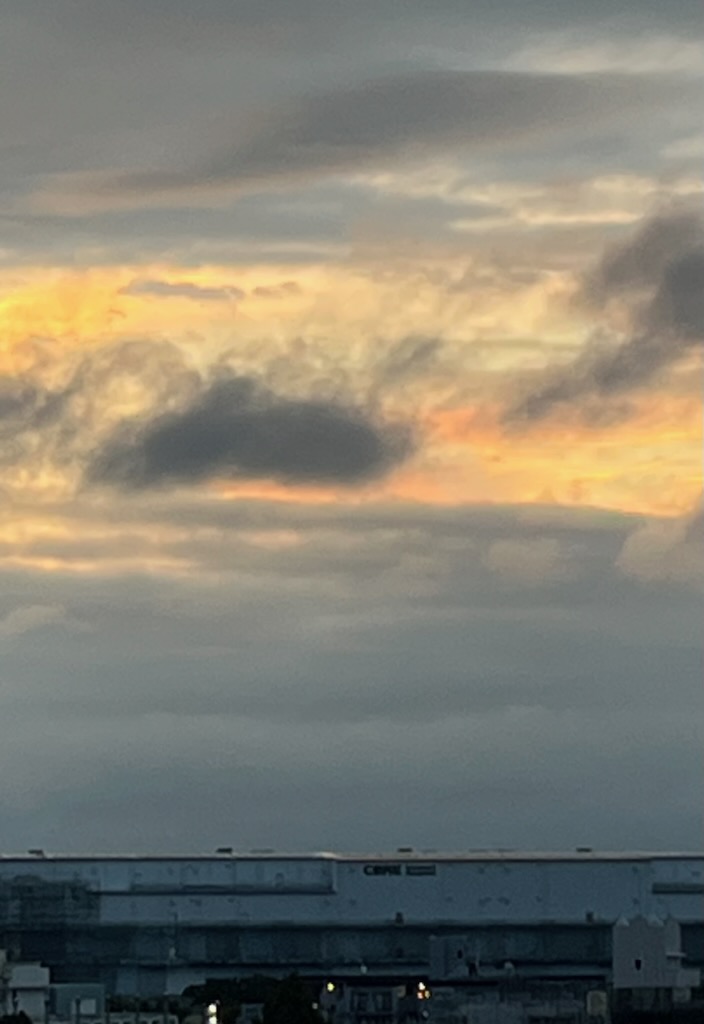 朝の空