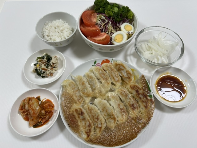 小皿に盛った料理