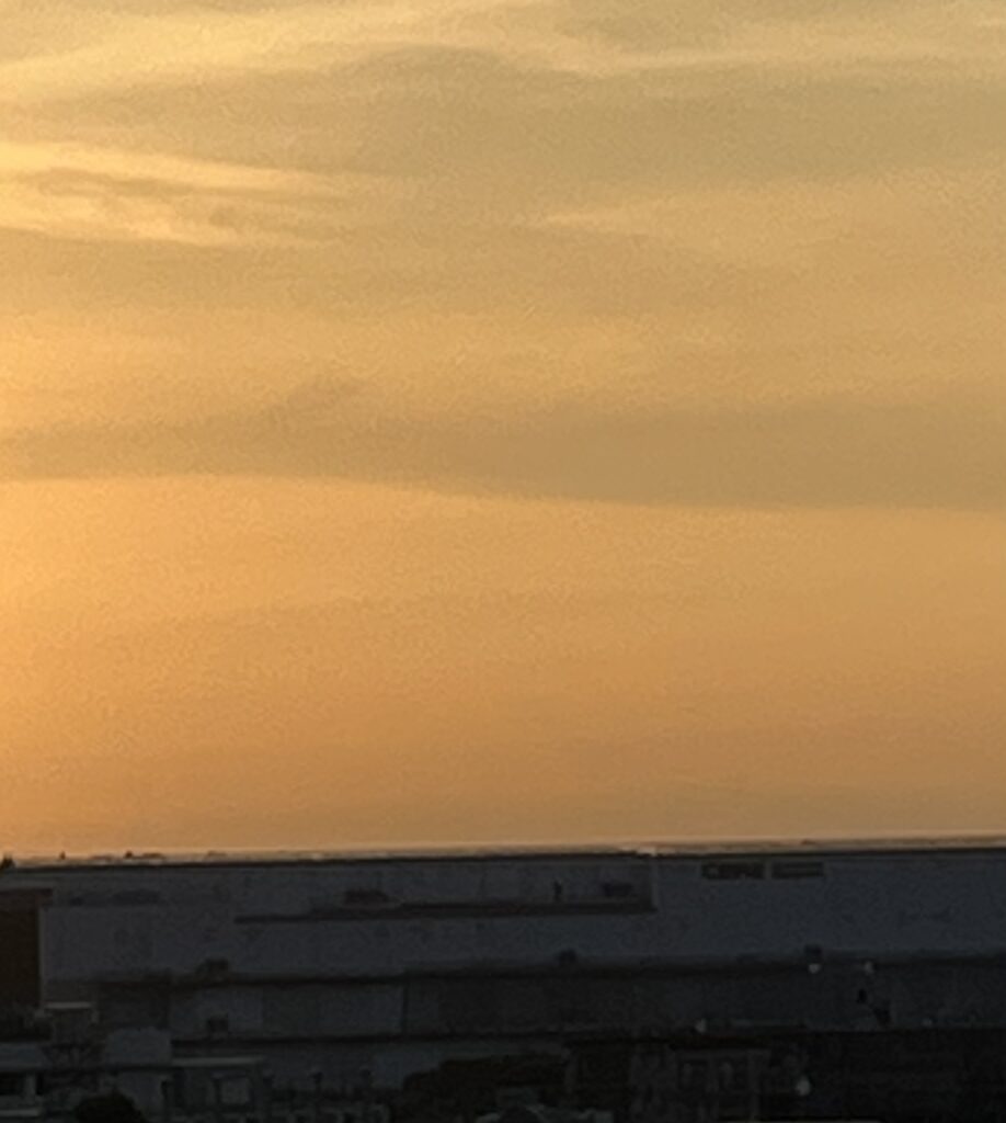 朝の空