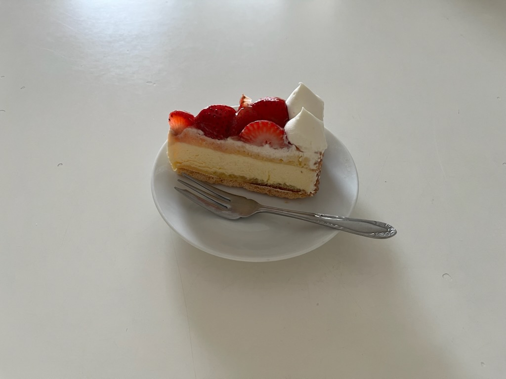 苺のレアチーズケーキ