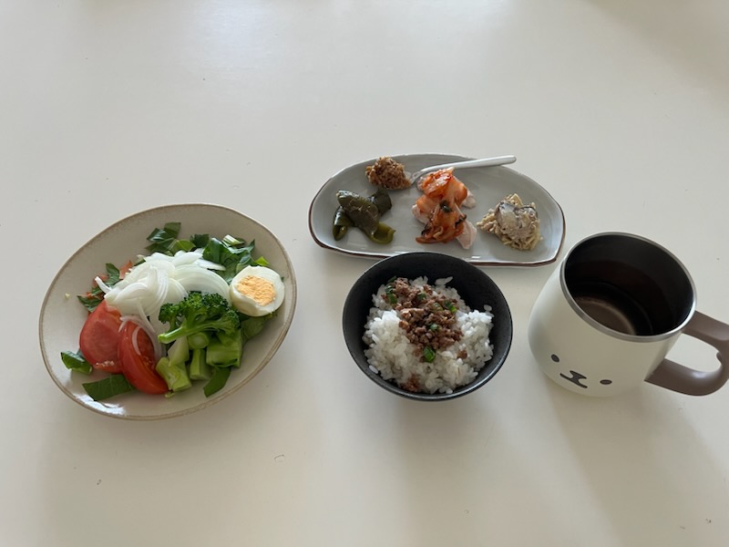 小皿に盛った料理