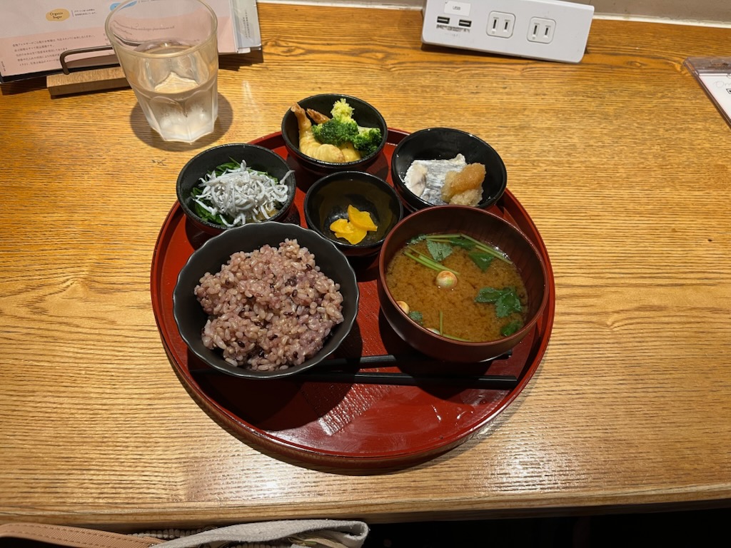 上野丸井chano-maのおかず３種ごはん