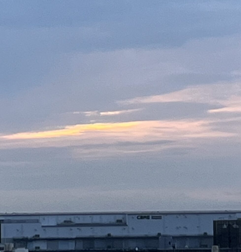 朝の空