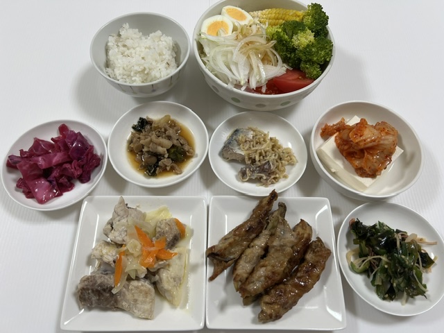 小皿に盛った料理