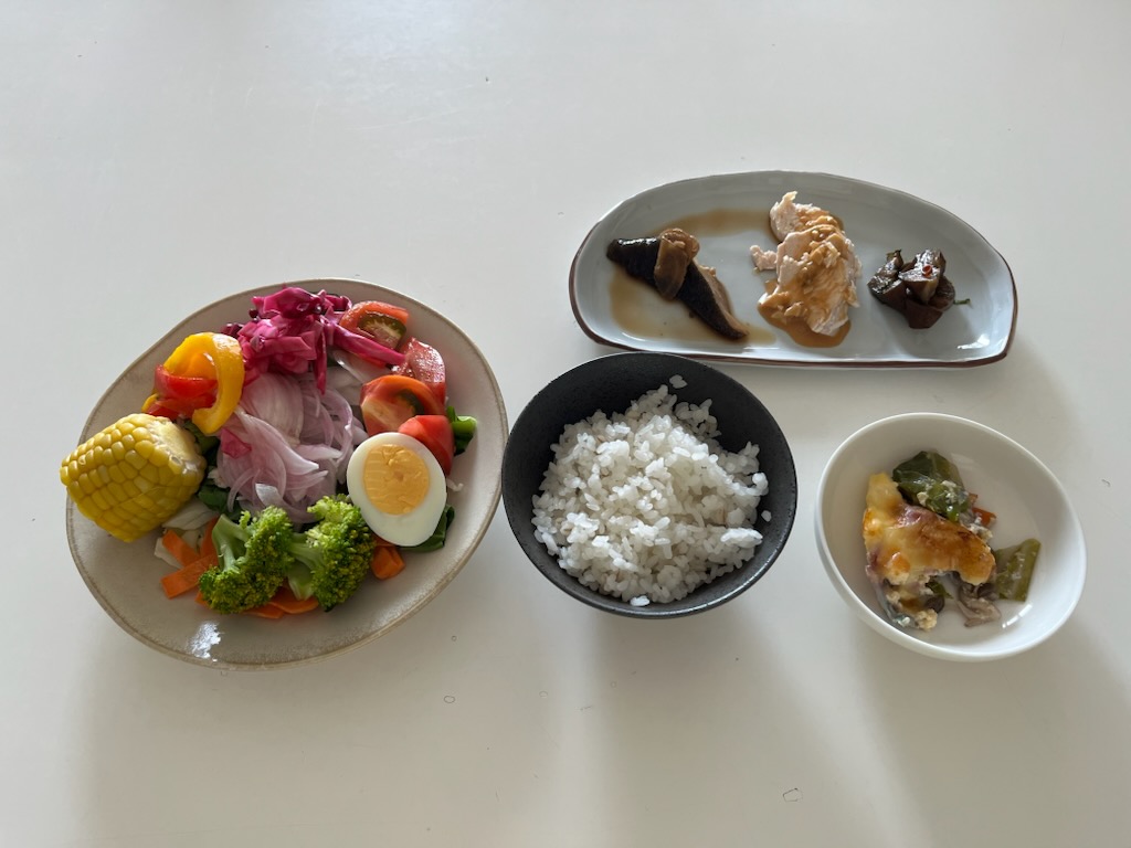 小皿に盛った料理