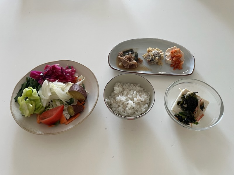 小皿に盛った料理 私の夕ご飯