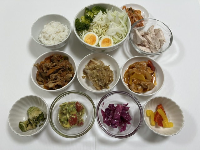 小皿に盛った料理
