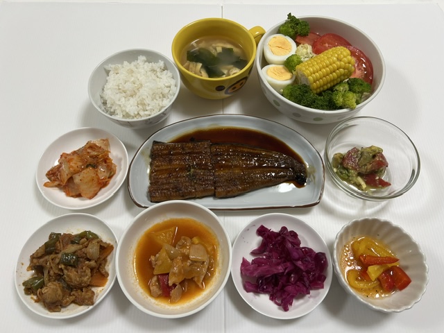 小皿に盛った料理
