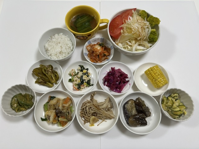 小皿に盛った料理