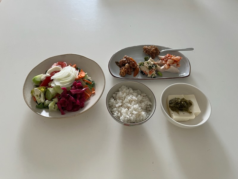 小皿に盛った私の夕ご飯