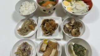 昼ご飯と夕ご飯・・・だいぶ色味に違いが😅