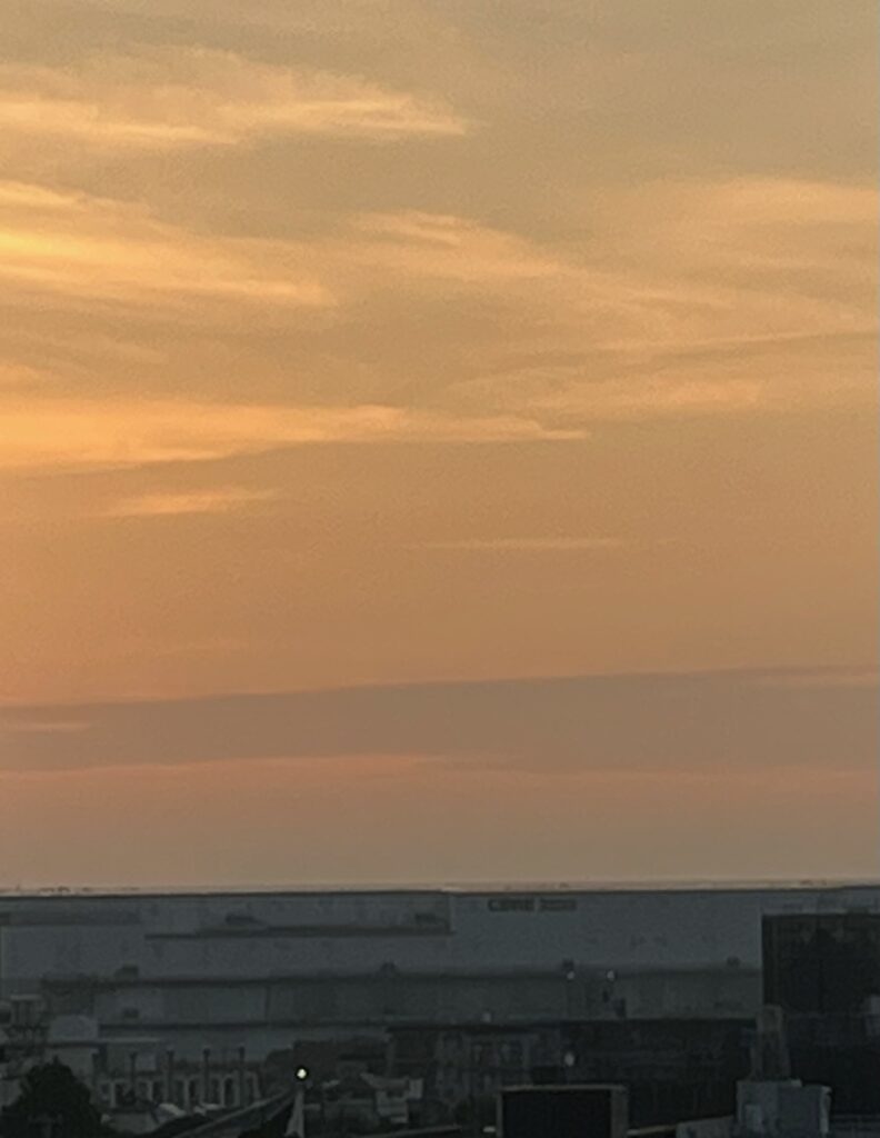 朝の空