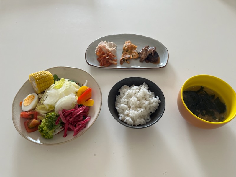 小皿に盛った料理