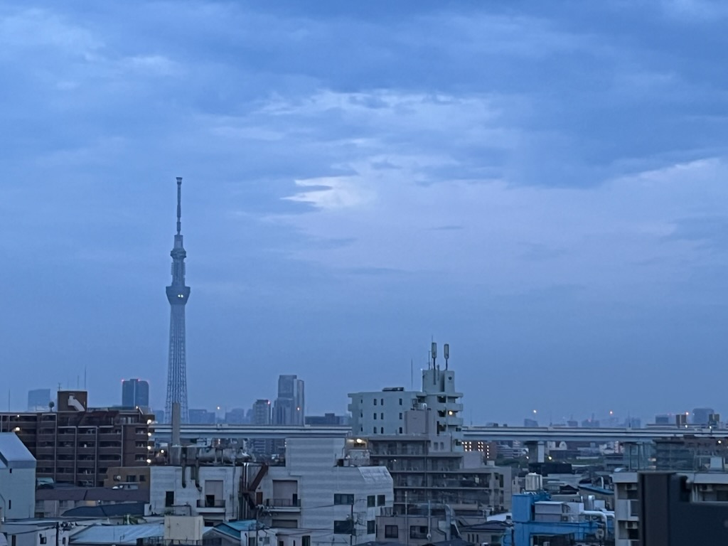 朝のスカイツリー