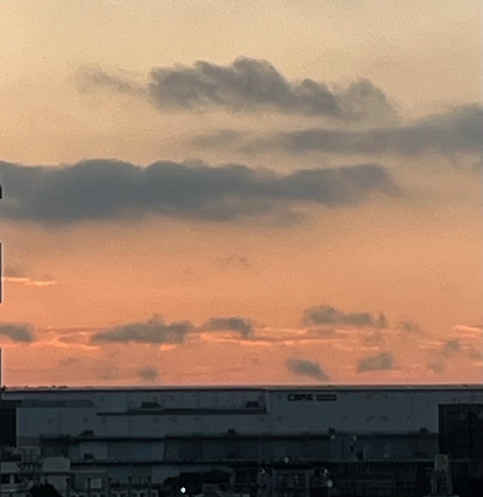 朝の空
