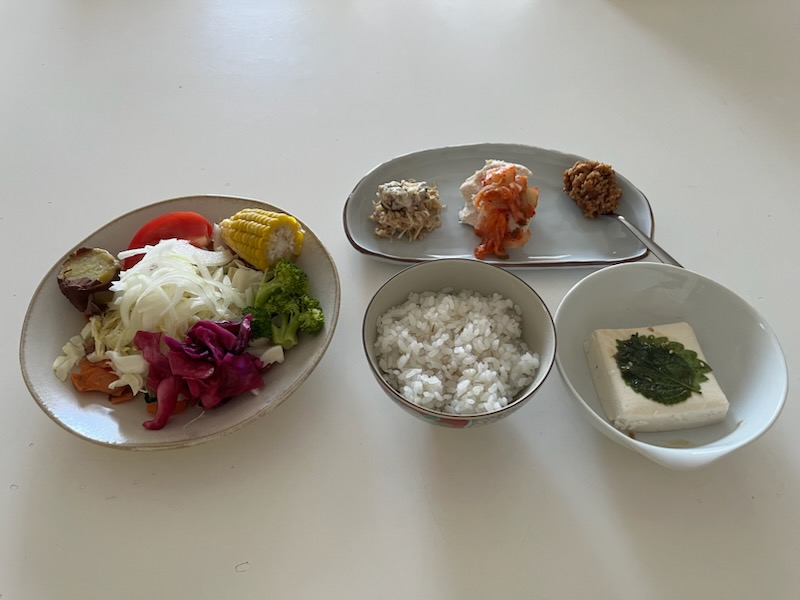 小皿に盛った私の夕ご飯