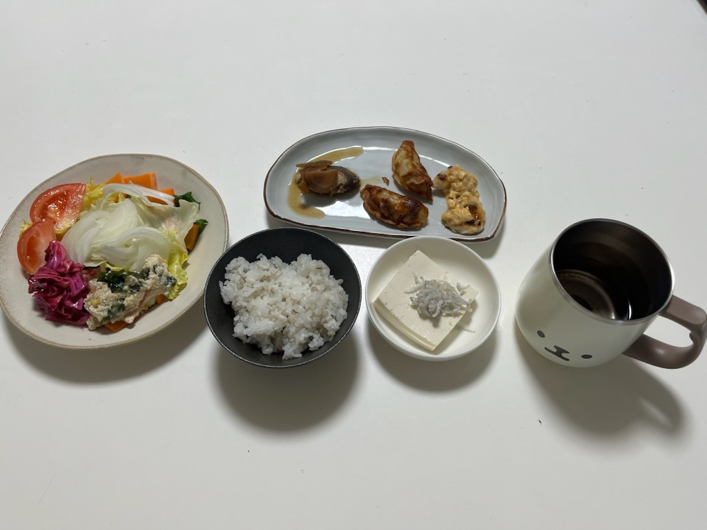 小皿に盛った料理