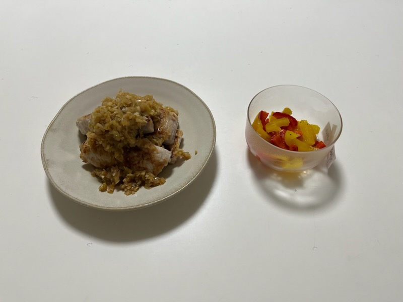 カジキのにんにくねぎソース、パプリカのマリネ