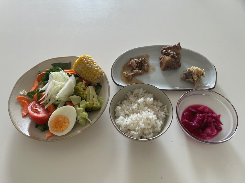 小皿に盛った私の昼ご飯