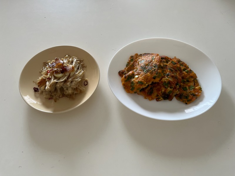 えのきのペペロンチーノ、豆腐キムチチヂミ