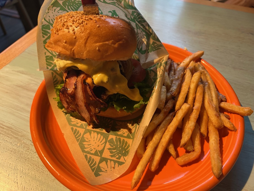 コナズ珈琲のバーガー