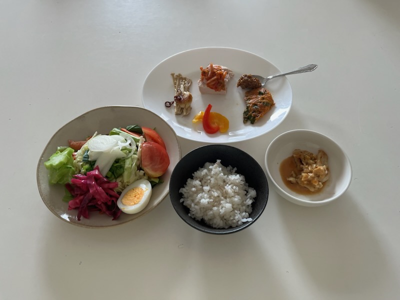 小皿に盛った料理