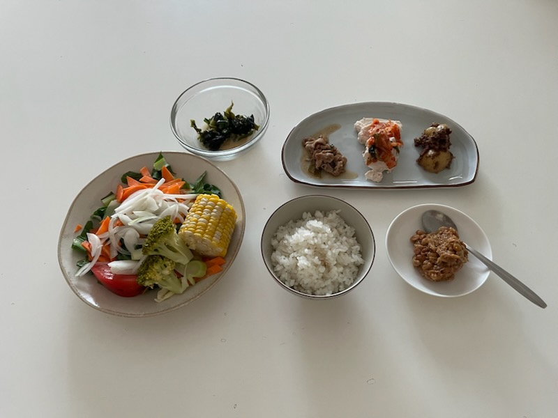 小皿に盛った私の夕ご飯