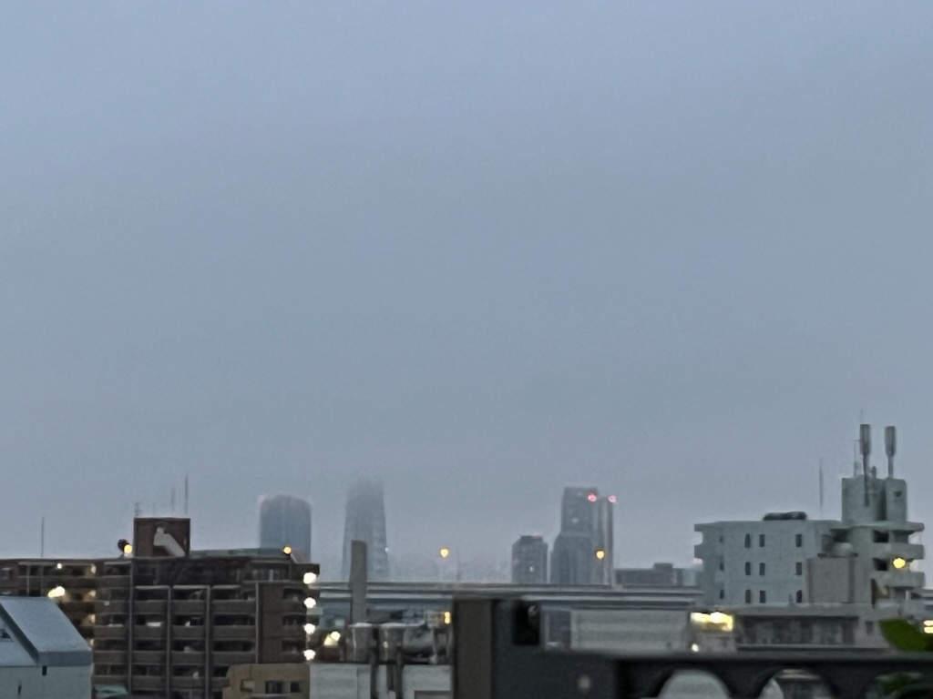 朝の空
