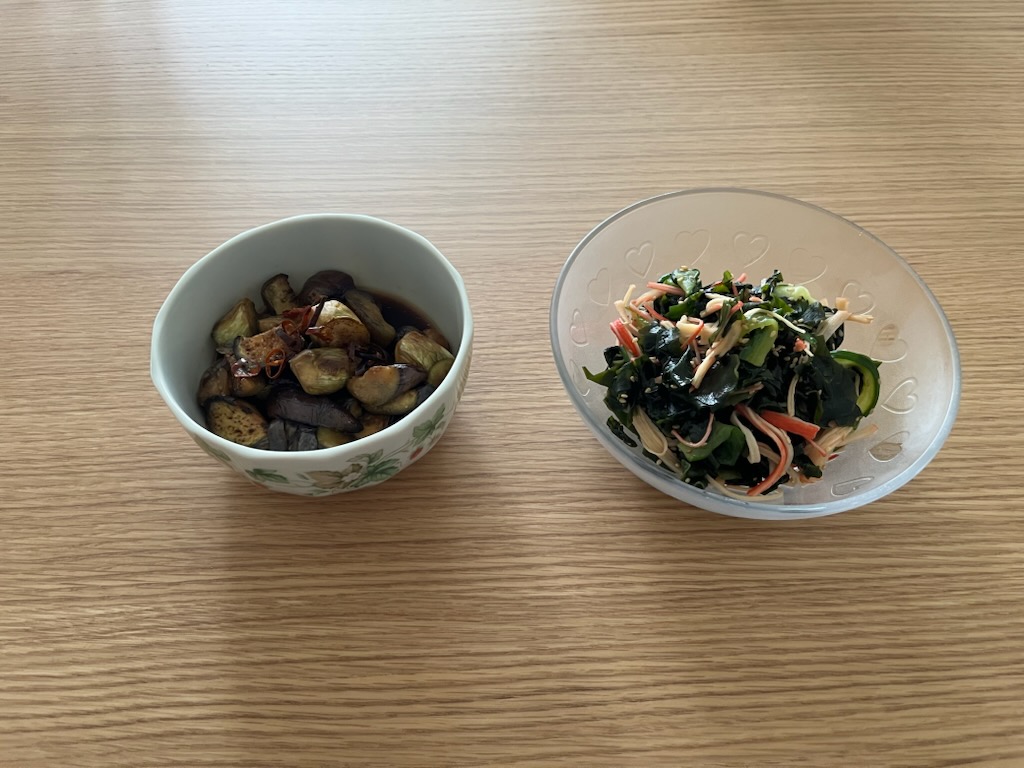 なす麺つゆ漬け、中華わかめサラダ