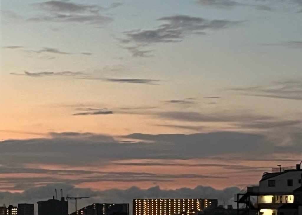 朝の空 南