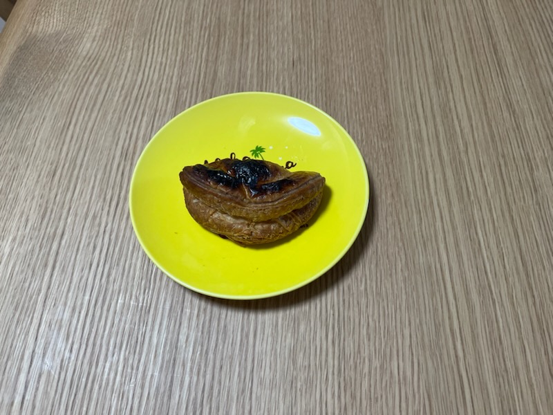 浅草で買ったレモンパイを焦がしたところ