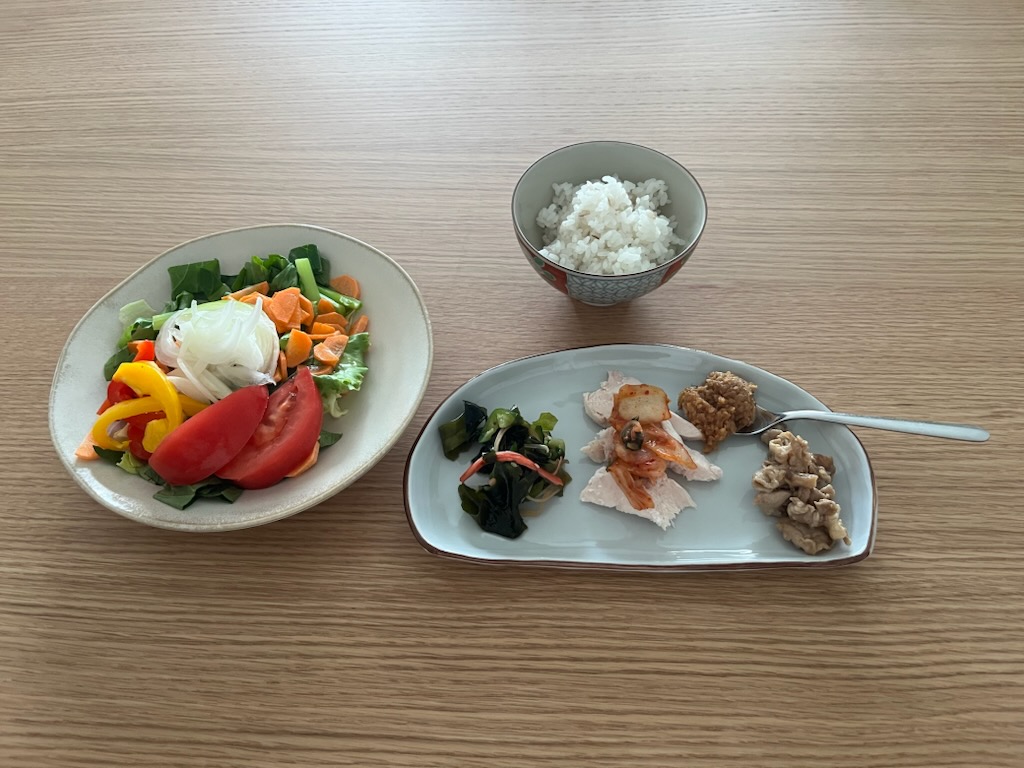 小皿に盛った私の夕ご飯