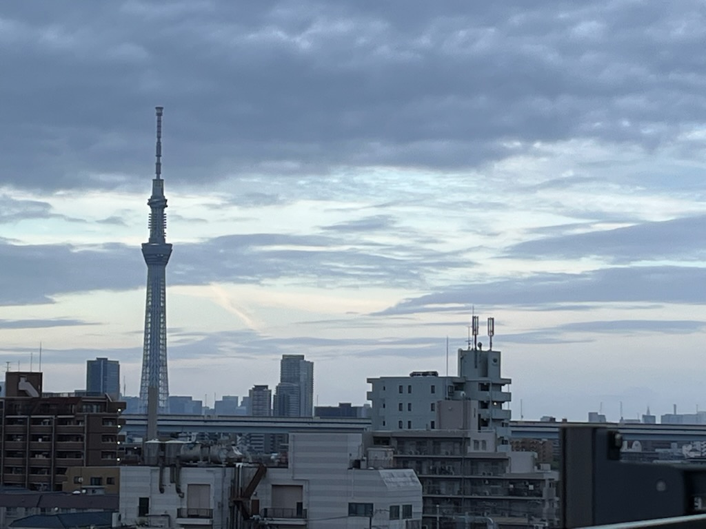 朝のスカイツリー